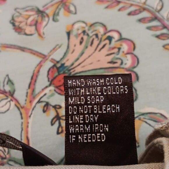 Zoe D. Ruffly Linen Top. Summer. Cruise - Picture 7 of 8